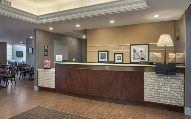 Hampton Inn NY-JFK