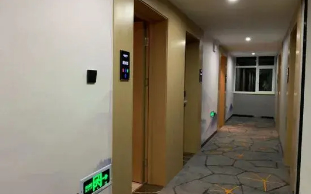 Junyi Hotel (Baoding Rongcheng Banzheng North Street)