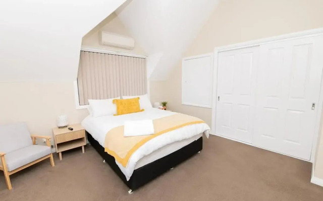 Phillip Villa, Modern & Fresh, Close to Town, Free Wifi