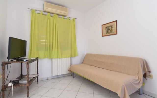 Apartment 794