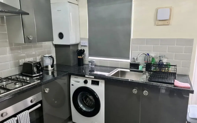London - Sleeps 4 - Parking - Garden - Petfriendly