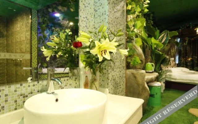 Yilian Theme Apartment