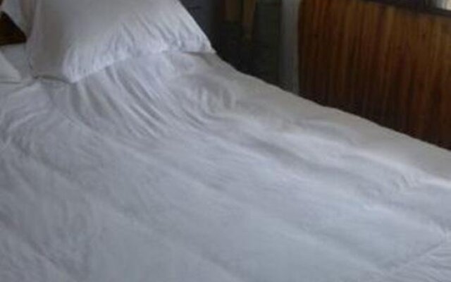 Guyan Inn