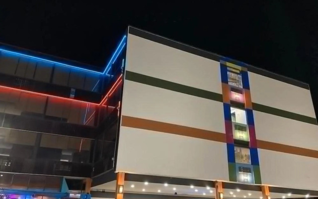 Philly Inn & Suites Hotel