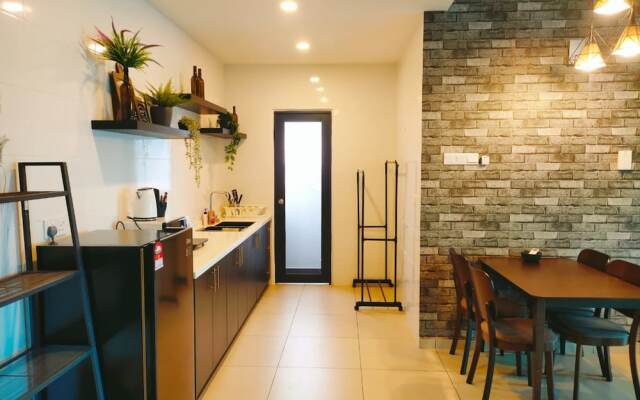 Reizz Residence by Plush