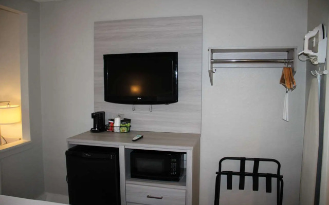 Boca Suites Deerfield Beach, SureStay Collection by BW