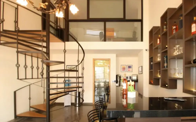 Sea Valley Suites