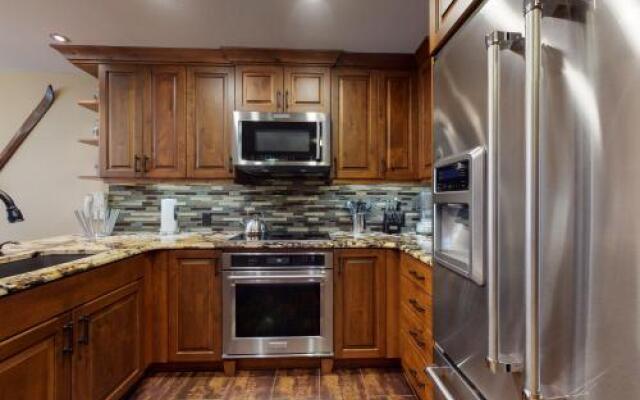 Powderhorn Lodge 408: Rustic Mountain Suite