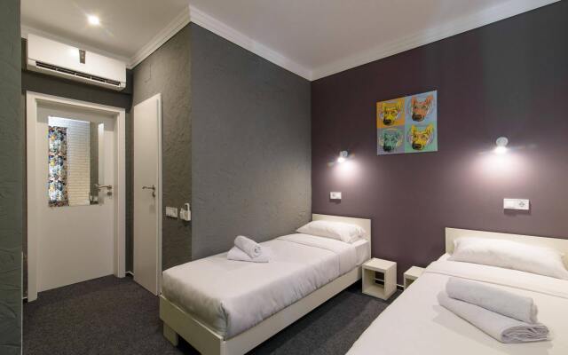 Good Night Hotel