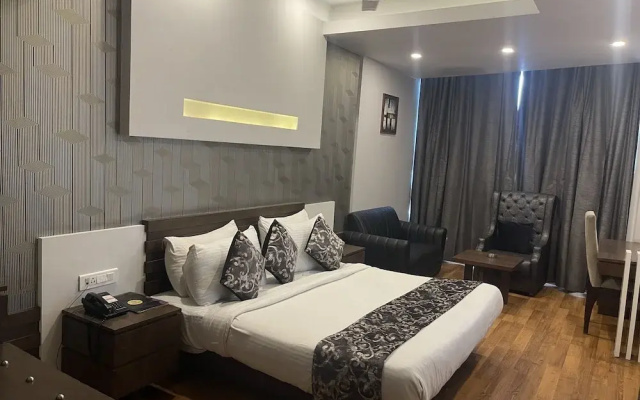 Hotel Narulas Aurrum