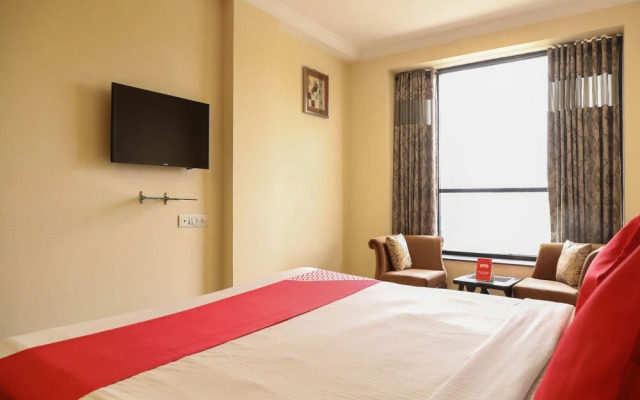 OYO Flagship 072 Hotel Orient Inn