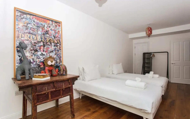 Cosy 2 Bedroom Apartment With Great Outdoor Balcony