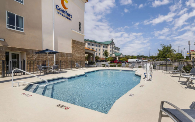 Comfort Inn & Suites