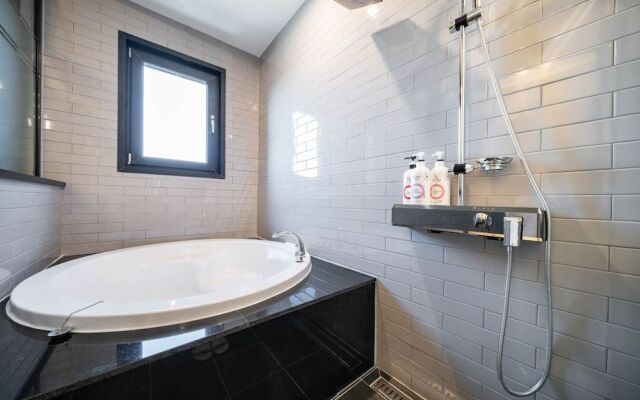 Pyeongtaek Hermes Hotel