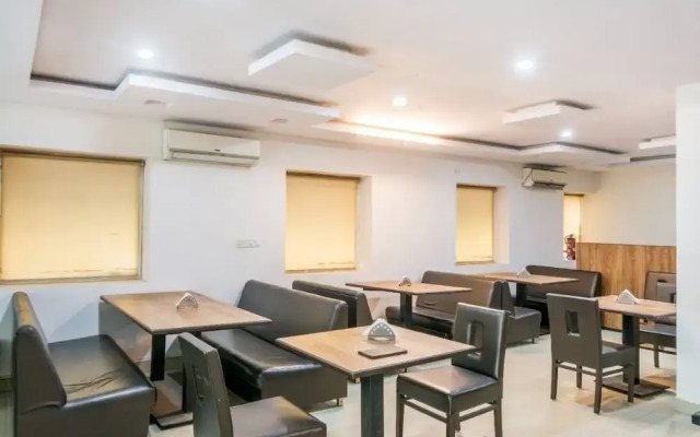 Iroomz Hotel Fusion Inn
