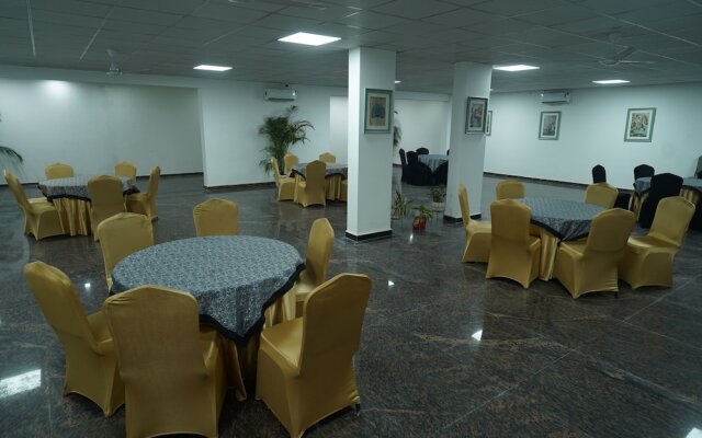 Posh Garden Inn