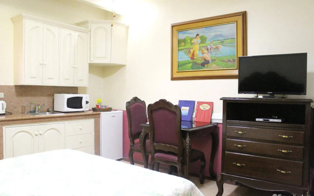 Kokomo's Suites Hotel