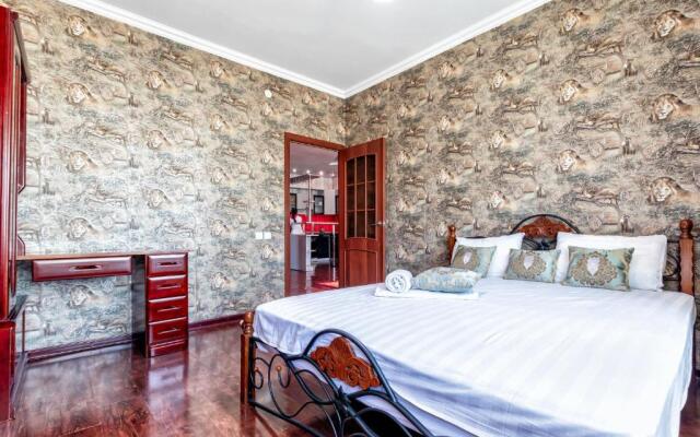 Spacious 3Br Apt With A View