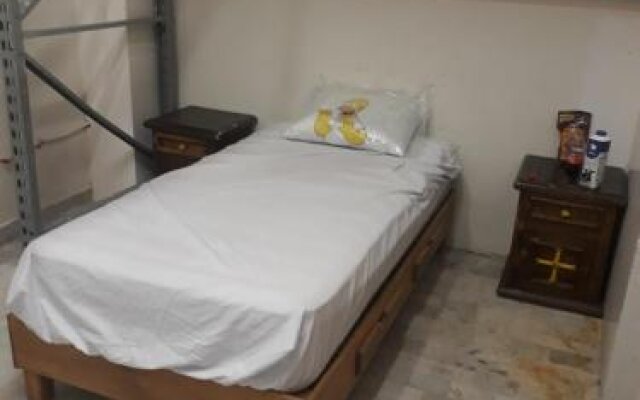 Bedroom Cuarto Independiente Planta Baja