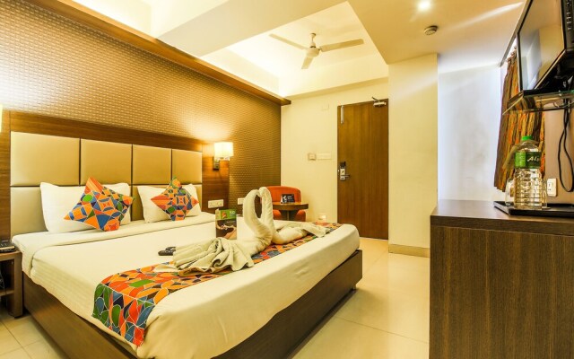 Fabhotel The Pinnacle