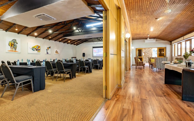 Hotel Numbi and Garden Suites