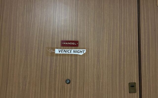 Venice Night13Tripla Room Shared Toiletc