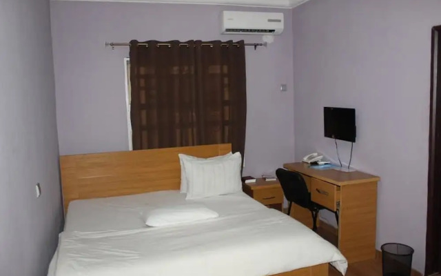 Ayoluyem Hotel
