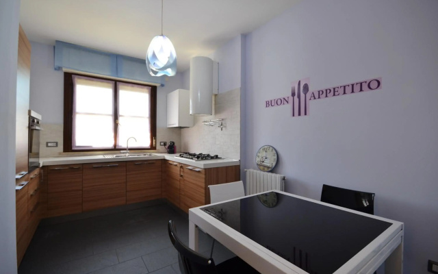 One bedroom appartement with furnished balcony and wifi at Vercelli