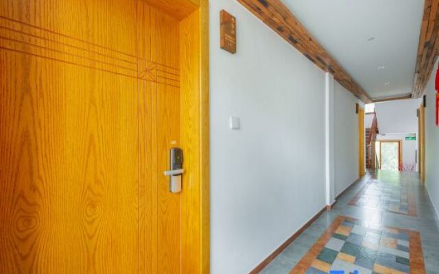Anji Yunshang Grassland Jinshuiloutai Homestay