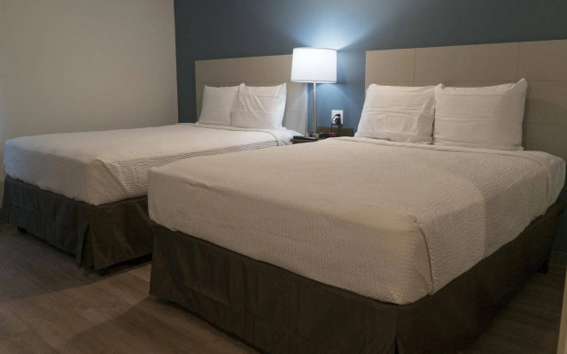 WoodSpring Suites Bakersfield East