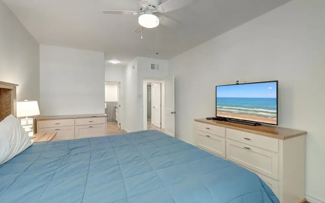 Channelview 208 2 Bedroom Condo by Redawning