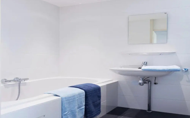 Bungalow Near Alde Feanen Site