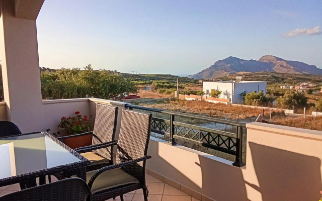 The high level Villa with amazing views 5'from falassarna!