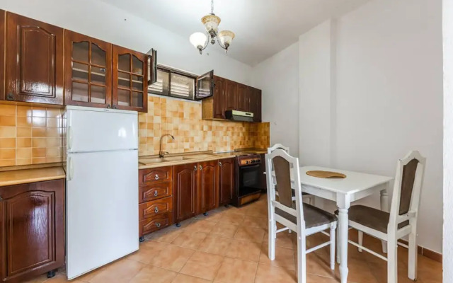 Red House 2 in Shkod r