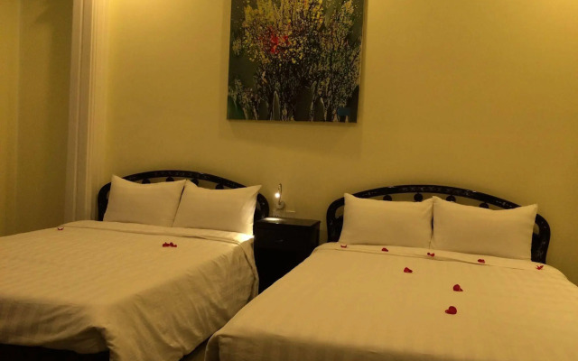 Jade Hotel