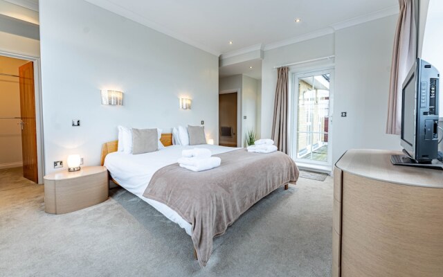 Celador Apartments - Riverside House Serviced Apartments