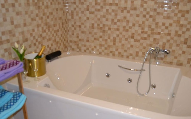 Fantastic Holiday Home in Avila<u+200e> Castile-leon With Jacuzzi