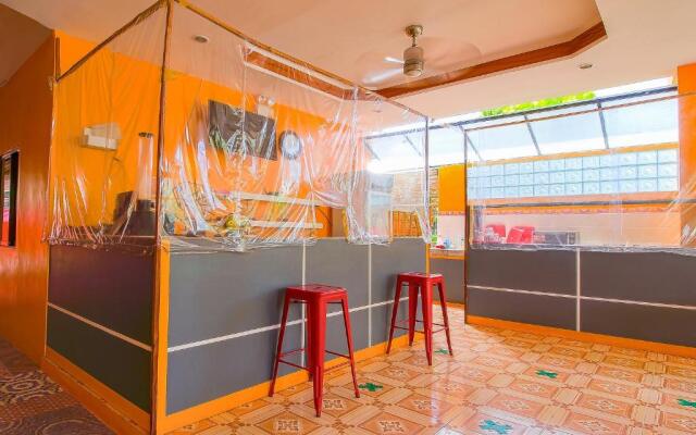 J5 Guest House & Restobar
