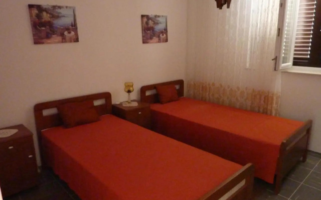 Apartments by the sea Seget Vranjica, Trogir - 976