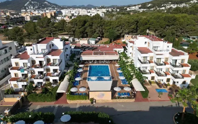 Invisa Aparthotel Casa Luis