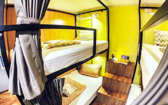ZZZ Hostel - Don Mueang Airport