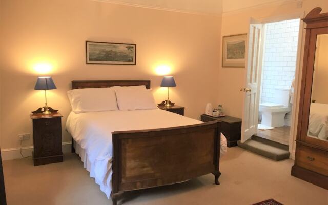 Dartfordleigh B&B