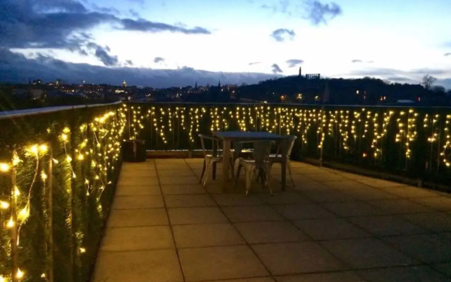 3 Bedroom Apartment With Private Roof Terrace