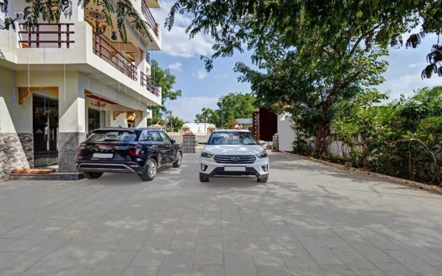 Treebo Trend The Lavit Malhar With Mountain View