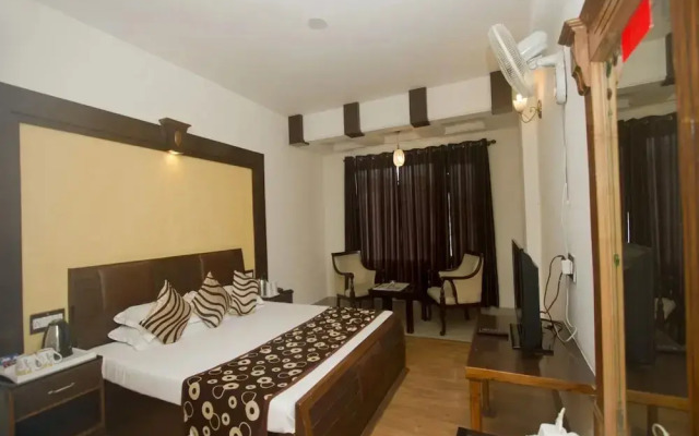 Hotel Kalinga Grand