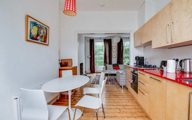 Bright Two Bedroom Apartment Near Vibrant Camden Town