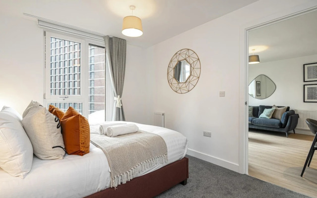 City Flat in Vibrant Location
