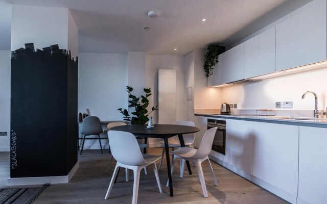 1 Bed with Balcony in Hill House