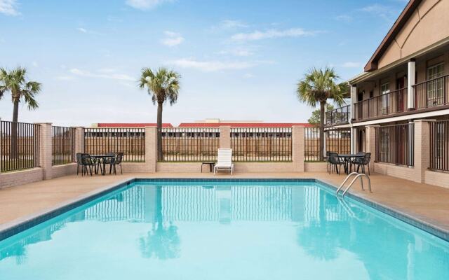 Super 8 Gulfport Near Biloxi