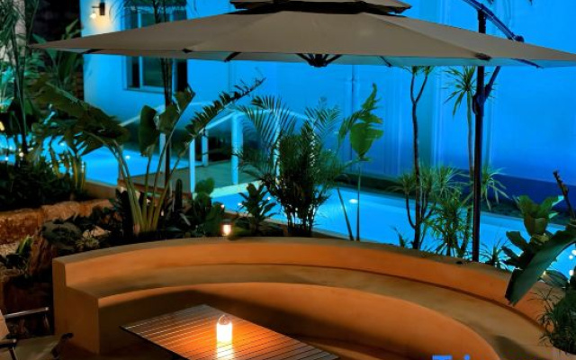 Sunny · Enjoy Summer Hotel in Weizhou Island
